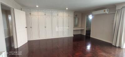 For RENT : Le Chateau Mansion / 3 Bedroom / 3 Bathrooms / 250 sqm / 55000 THB [R10300]