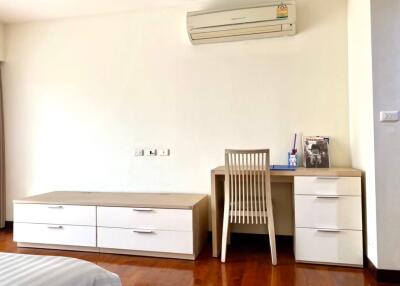 For RENT : Baan Sukhumvit 14 / 2 Bedroom / 2 Bathrooms / 99 sqm / 55000 THB [R11198]