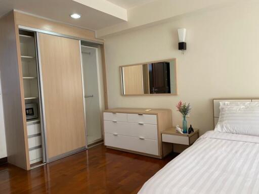 For RENT : Baan Sukhumvit 14 / 2 Bedroom / 2 Bathrooms / 99 sqm / 55000 THB [R11198]