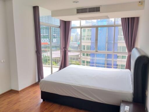 For RENT : The Capital Sukhumvit 30/1 / 2 Bedroom / 2 Bathrooms / 140 sqm / 57000 THB [R10623]