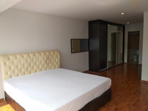 For RENT : The Capital Sukhumvit 30/1 / 2 Bedroom / 2 Bathrooms / 140 sqm / 57000 THB [R10623]