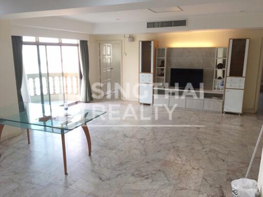 For RENT : Royal Castle / 3 Bedroom / 3 Bathrooms / 188 sqm / 58000 THB [3696446]