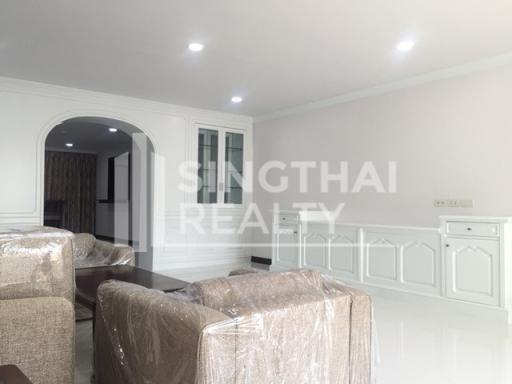 For RENT : Regent on the Park 1 / 3 Bedroom / 3 Bathrooms / 251 sqm / 60000 THB [3670064]