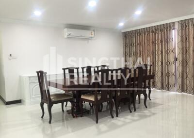 For RENT : Regent on the Park 1 / 3 Bedroom / 3 Bathrooms / 251 sqm / 60000 THB [3670064]