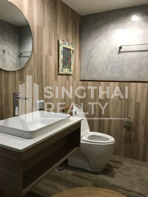 For RENT : Urbana Sukhumvit 15 / 2 Bedroom / 2 Bathrooms / 121 sqm / 60000 THB [4638749]