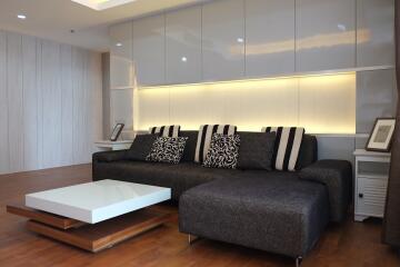 For RENT : Baan Siri 24 / 2 Bedroom / 2 Bathrooms / 90 sqm / 60000 THB [4975001]