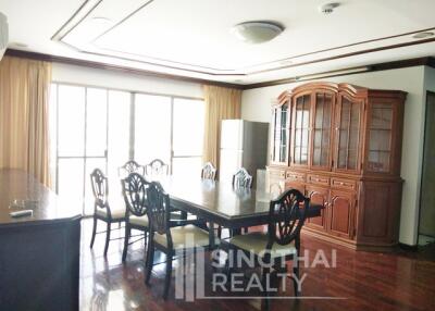 For RENT : Regent on the Park 1 / 3 Bedroom / 3 Bathrooms / 251 sqm / 60000 THB [5464523]