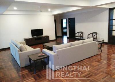 For RENT : Villa Insaf / 3 Bedroom / 2 Bathrooms / 221 sqm / 60000 THB [6184998]