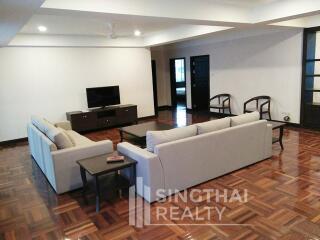 For RENT : Villa Insaf / 3 Bedroom / 2 Bathrooms / 221 sqm / 60000 THB [6184998]