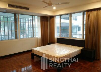 For RENT : Villa Insaf / 3 Bedroom / 2 Bathrooms / 221 sqm / 60000 THB [6184998]