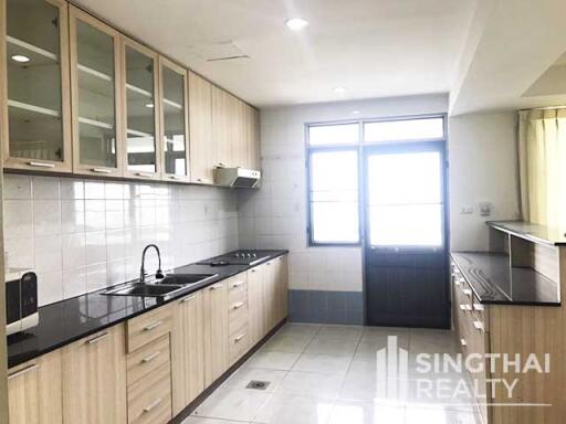 For RENT : Royal Castle / 3 Bedroom / 3 Bathrooms / 161 sqm / 70000 THB [6379998]