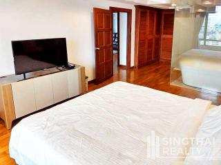 For RENT : Royal Castle / 3 Bedroom / 2 Bathrooms / 166 sqm / 60000 THB [6375256]