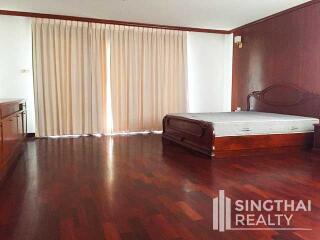 For RENT : Regent on the Park 1 / 3 Bedroom / 3 Bathrooms / 251 sqm / 60000 THB [6587950]