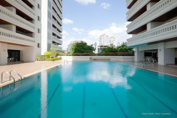 For RENT : Sethiwan Mansion Sukhumvit 49 / 2 Bedroom / 3 Bathrooms / 151 sqm / 60000 THB [7600124]