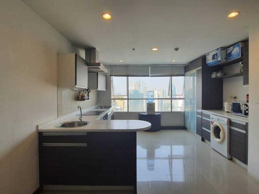 For RENT : Urbana Langsuan / 3 Bedroom / 3 Bathrooms / 171 sqm / 60000 THB [7950275]