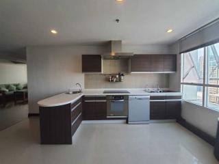 For RENT : Urbana Langsuan / 3 Bedroom / 3 Bathrooms / 171 sqm / 60000 THB [7950275]