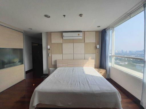 For RENT : Urbana Langsuan / 3 Bedroom / 3 Bathrooms / 171 sqm / 60000 THB [7950275]