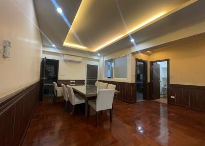 For RENT : Grand Ville House 1 / 3 Bedroom / 4 Bathrooms / 225 sqm / 60000 THB [8797067]