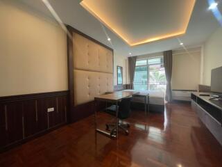 For RENT : Grand Ville House 1 / 3 Bedroom / 4 Bathrooms / 225 sqm / 60000 THB [8797067]