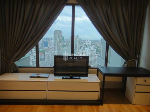 For RENT : The Emporio Place / 2 Bedroom / 3 Bathrooms / 105 sqm / 60000 THB [9111603]