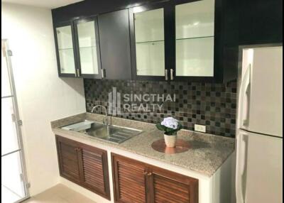 For RENT : D.S. Tower 1 Sukhumvit 33 / 2 Bedroom / 2 Bathrooms / 200 sqm / 60000 THB [9870313]