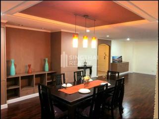 For RENT : D.S. Tower 1 Sukhumvit 33 / 2 Bedroom / 2 Bathrooms / 200 sqm / 60000 THB [9870313]