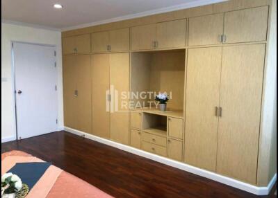 For RENT : D.S. Tower 1 Sukhumvit 33 / 2 Bedroom / 2 Bathrooms / 200 sqm / 60000 THB [9870313]