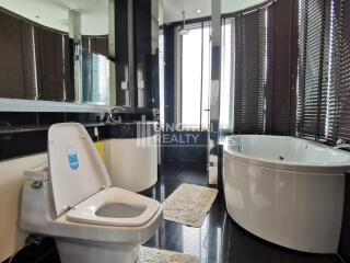 For RENT : The Infinity / 2 Bedroom / 2 Bathrooms / 120 sqm / 60000 THB [R10297]