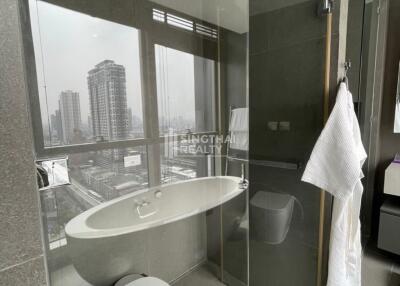 For RENT : The River / 2 Bedroom / 2 Bathrooms / 78 sqm / 60000 THB [R10375]