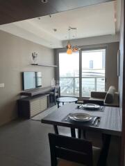 For RENT : The River / 2 Bedroom / 2 Bathrooms / 78 sqm / 60000 THB [R10375]