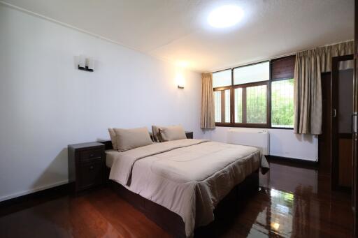 For RENT : House Ploenchit / 2 Bedroom / 2 Bathrooms / 170 sqm / 60000 THB [R10510]