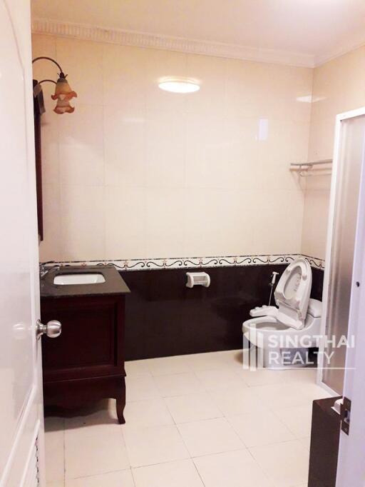 For RENT : M.P.K. / 2 Bedroom / 2 Bathrooms / 155 sqm / 60000 THB [7035707]