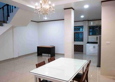 For RENT : Townhouse Phrakhanong / 3 Bedroom / 3 Bathrooms / 250 sqm / 60000 THB [10697335]