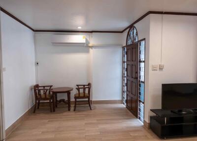 For RENT : Townhouse Phrakhanong / 3 Bedroom / 3 Bathrooms / 250 sqm / 60000 THB [10697335]