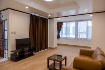 For RENT : Townhouse Phrakhanong / 3 Bedroom / 3 Bathrooms / 250 sqm / 60000 THB [10697335]