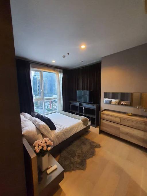 For RENT : HQ by Sansiri / 2 Bedroom / 2 Bathrooms / 75 sqm / 60000 THB [10699235]