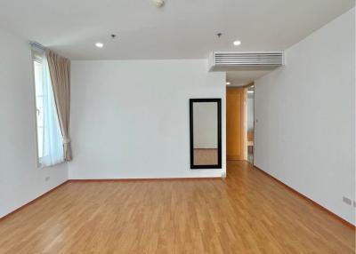 For RENT : The Empire Place / 2 Bedroom / 2 Bathrooms / 114 sqm / 62000 THB [R11103]