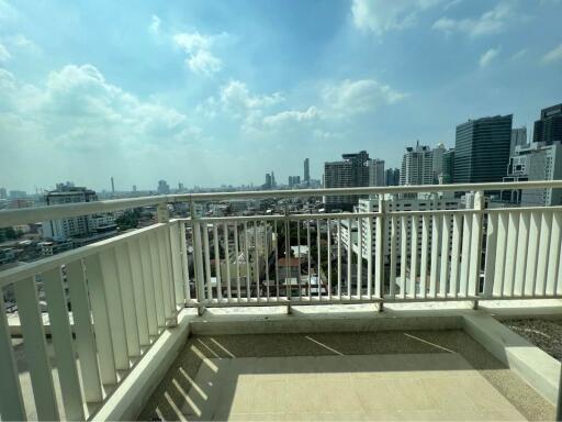 For RENT : The Empire Place / 2 Bedroom / 2 Bathrooms / 114 sqm / 62000 THB [R11103]