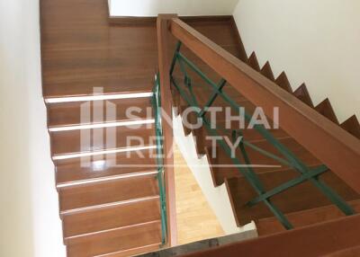 For RENT : Royal Castle / 3 Bedroom / 3 Bathrooms / 211 sqm / 65000 THB [3696950]