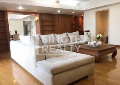 For RENT : Royal Castle / 3 Bedroom / 3 Bathrooms / 211 sqm / 65000 THB [3696950]