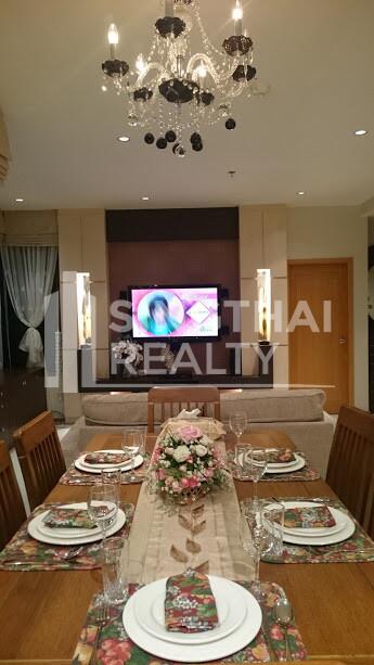 For RENT : The Emporio Place / 2 Bedroom / 3 Bathrooms / 106 sqm / 65000 THB [4435382]