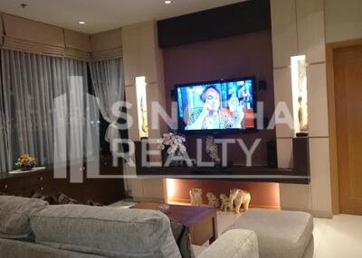 For RENT : The Emporio Place / 2 Bedroom / 3 Bathrooms / 106 sqm / 65000 THB [4435382]