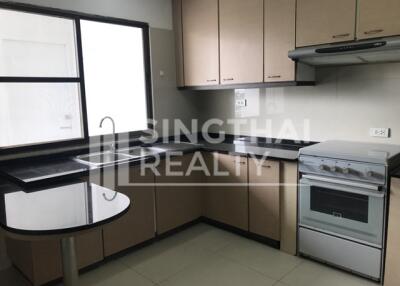 For RENT : Regent on the Park 1 / 3 Bedroom / 3 Bathrooms / 251 sqm / 65000 THB [4594058]