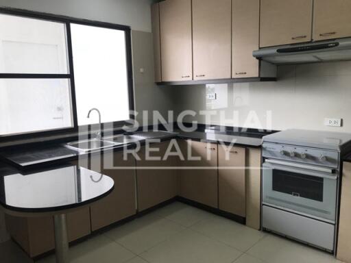 For RENT : Regent on the Park 1 / 3 Bedroom / 3 Bathrooms / 251 sqm / 65000 THB [4594058]