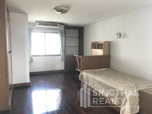 For RENT : Regent on the Park 1 / 3 Bedroom / 3 Bathrooms / 251 sqm / 65000 THB [4710008]