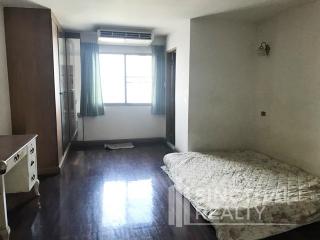 For RENT : Regent on the Park 1 / 3 Bedroom / 3 Bathrooms / 251 sqm / 65000 THB [4710008]