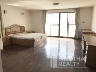 For RENT : Regent on the Park 1 / 3 Bedroom / 3 Bathrooms / 251 sqm / 65000 THB [4710008]