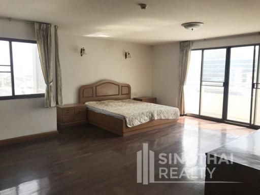 For RENT : Regent on the Park 1 / 3 Bedroom / 3 Bathrooms / 251 sqm / 65000 THB [4710008]