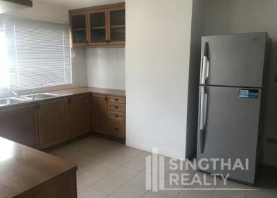 For RENT : Regent On the Park 3 / 3 Bedroom / 4 Bathrooms / 266 sqm / 65000 THB [4696061]