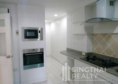 For RENT : Fifty Fifth Tower / 3 Bedroom / 3 Bathrooms / 196 sqm / 65000 THB [5870324]